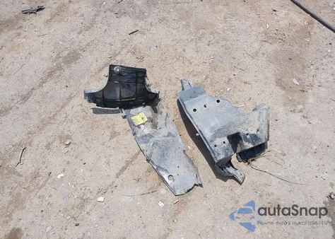 2018 Toyota Rav4 Hybrid Limited z USA, uszkodzony, nr VIN JTMDJREV1JD182079